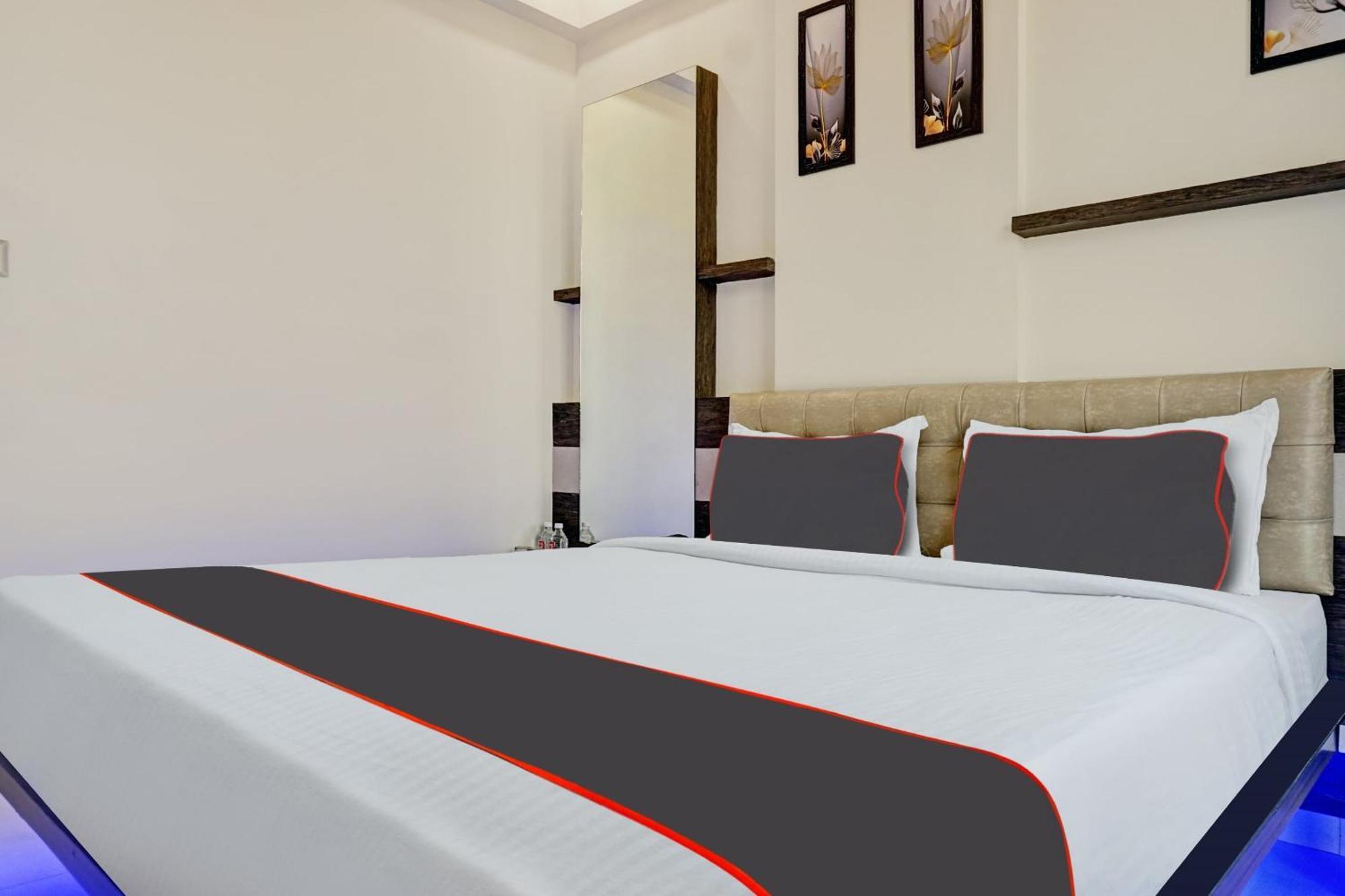 Super Townhouse Poona Royal Hotel Pimpri-Chinchwad Exterior photo