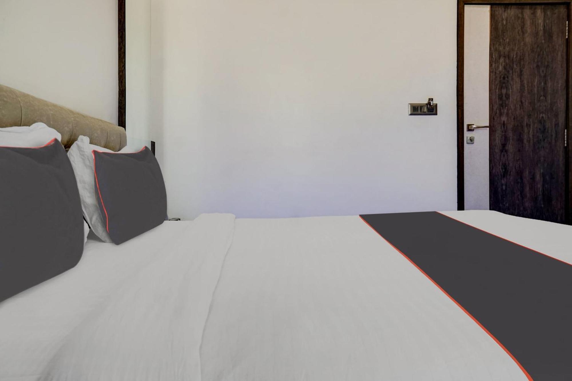 Super Townhouse Poona Royal Hotel Pimpri-Chinchwad Exterior photo