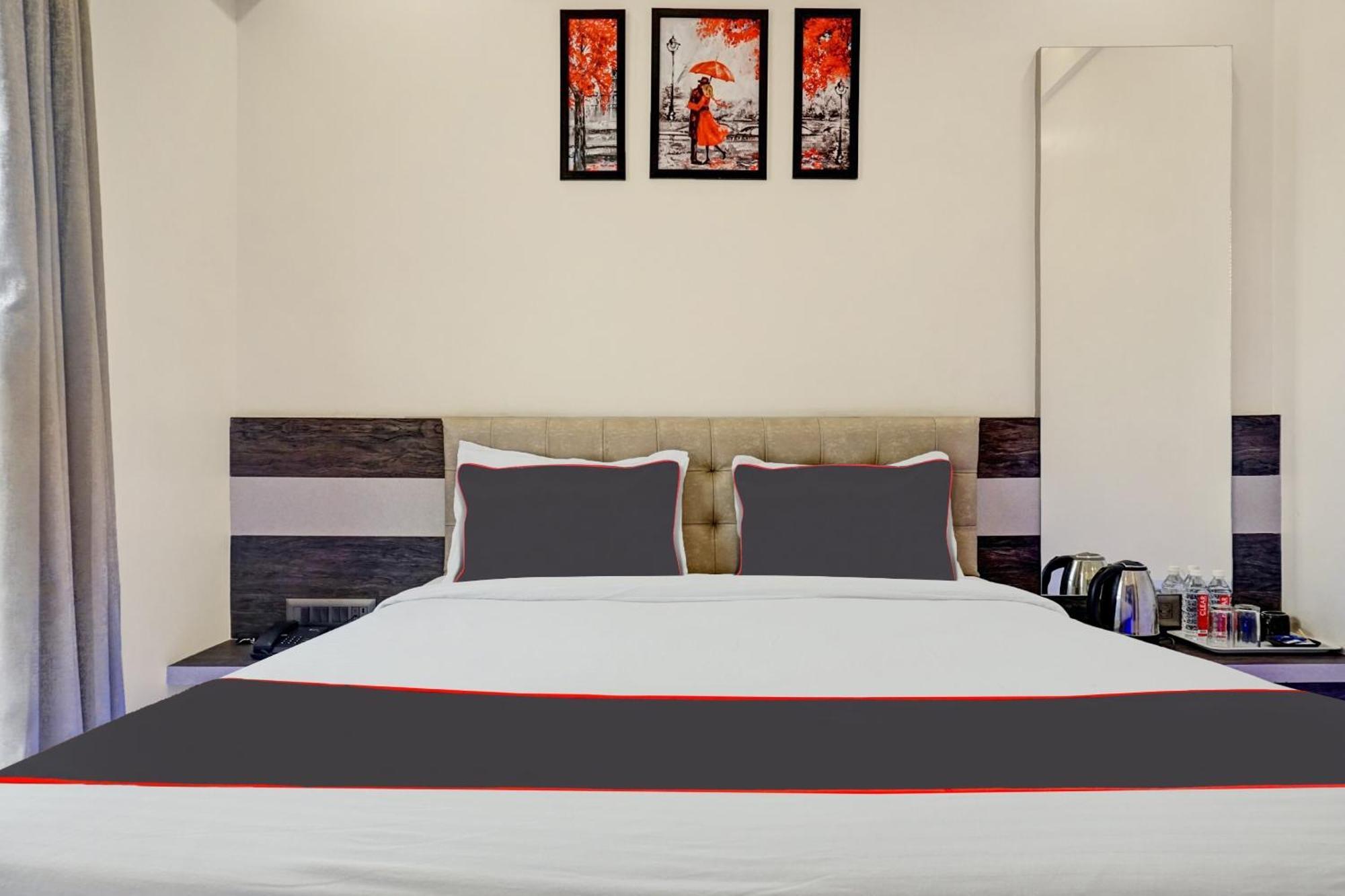 Super Townhouse Poona Royal Hotel Pimpri-Chinchwad Exterior photo