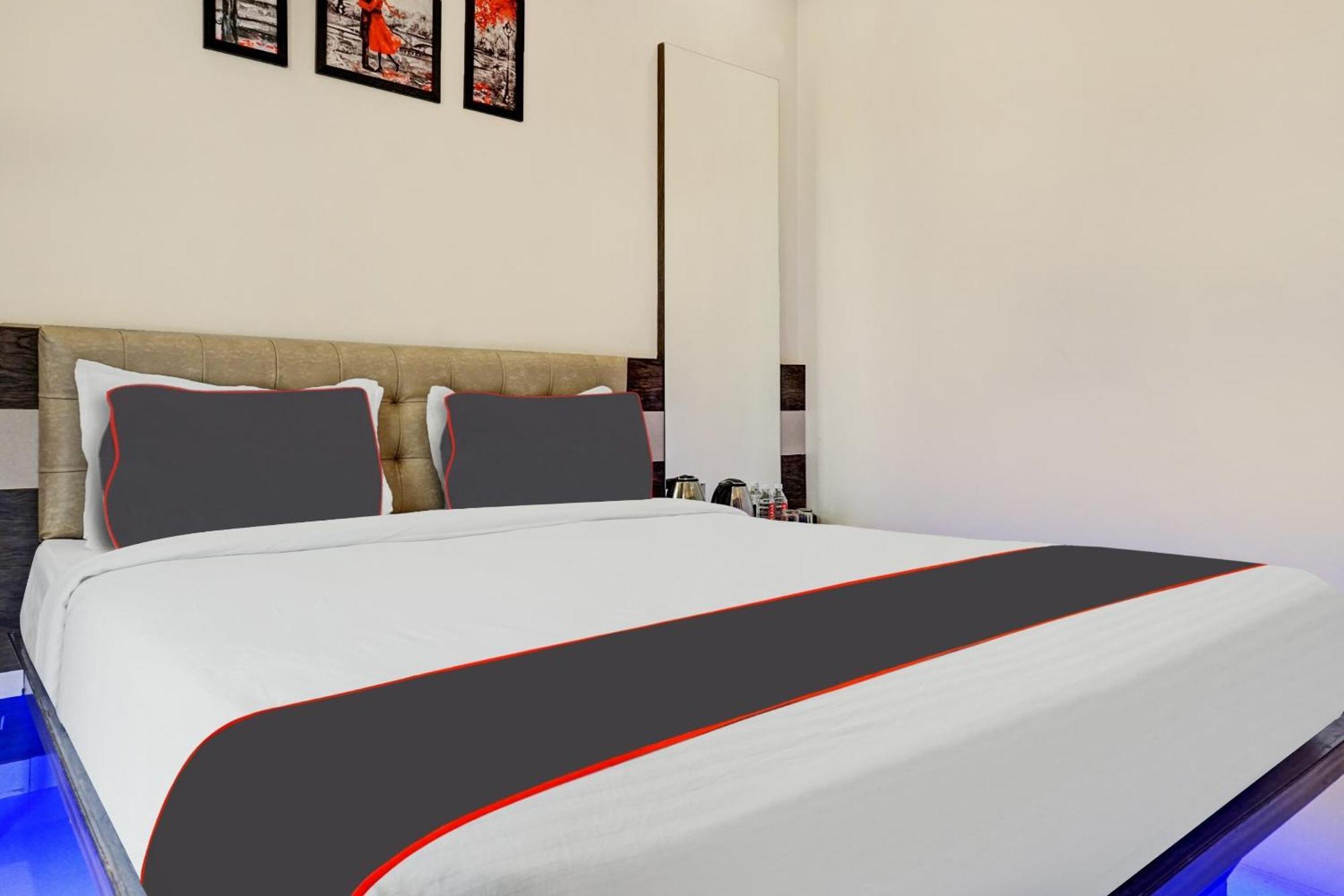Super Townhouse Poona Royal Hotel Pimpri-Chinchwad Exterior photo