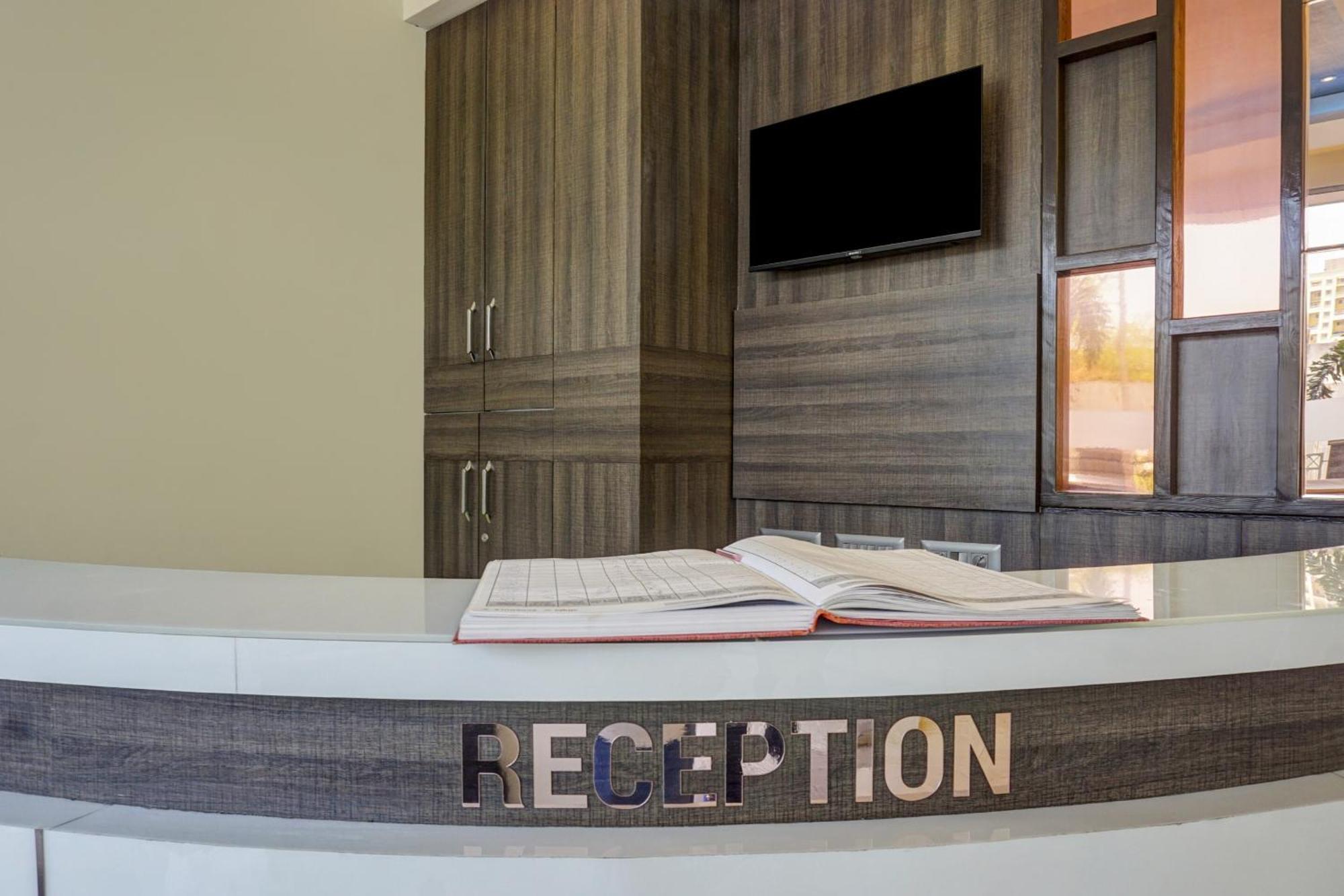 Super Townhouse Poona Royal Hotel Pimpri-Chinchwad Exterior photo